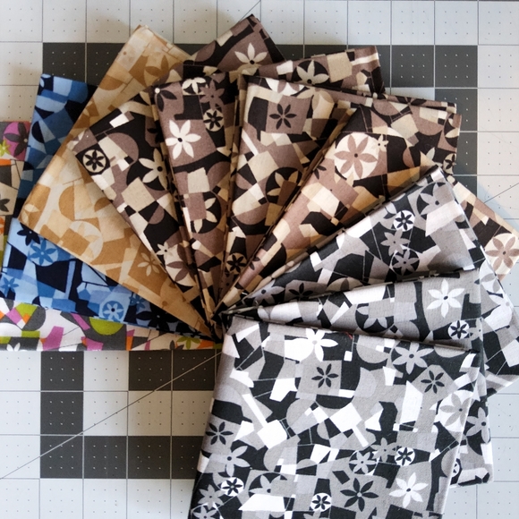 Cotton Quilting Craft Fabric Fat Quarter Bundle Floral Green Blue Brown 35 FQ - Picture 3 of 6